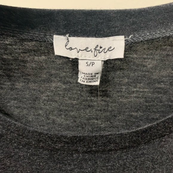 Love, Fire Top 💋add to bundle💋 - Picture 9 of 9